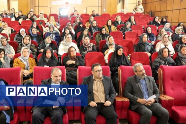 نشست انجمن اولیا و مربیان هنرستان امام علی(ع) فیروزکوه