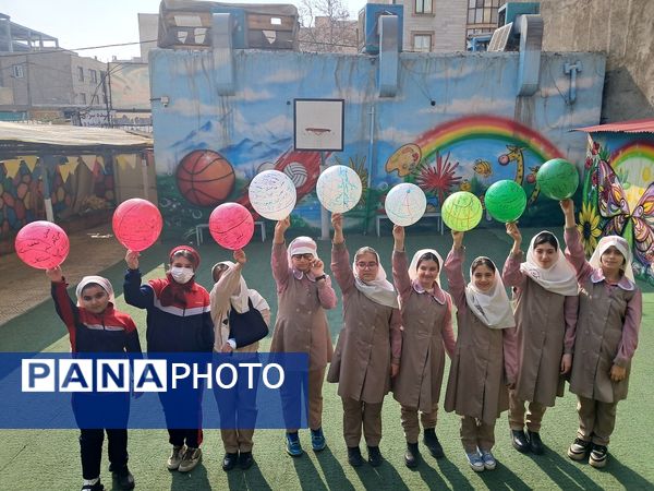 برگزاری فعالیت‌های دهه‌فجر در دبستان ارمغان هستی ناحیه 3 کرج 