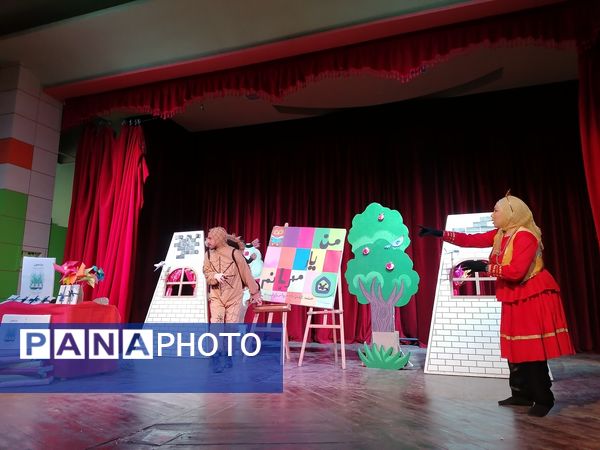نمایش خاله سوسکه  در کانون پرورش فکری کودکان و نوجوانان 