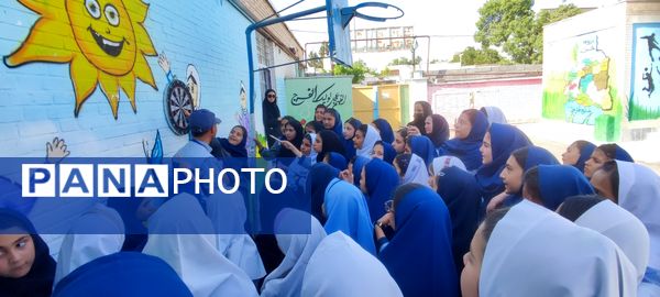 برگزاری مسابقات دارت در مدرسه شهید احمد خاقانی شیروان