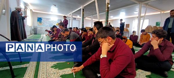 جشن ولادت حضرت فاطمه زهرا (س) در دبیرستان نمونه دولتی آیت الله خامنه ای 