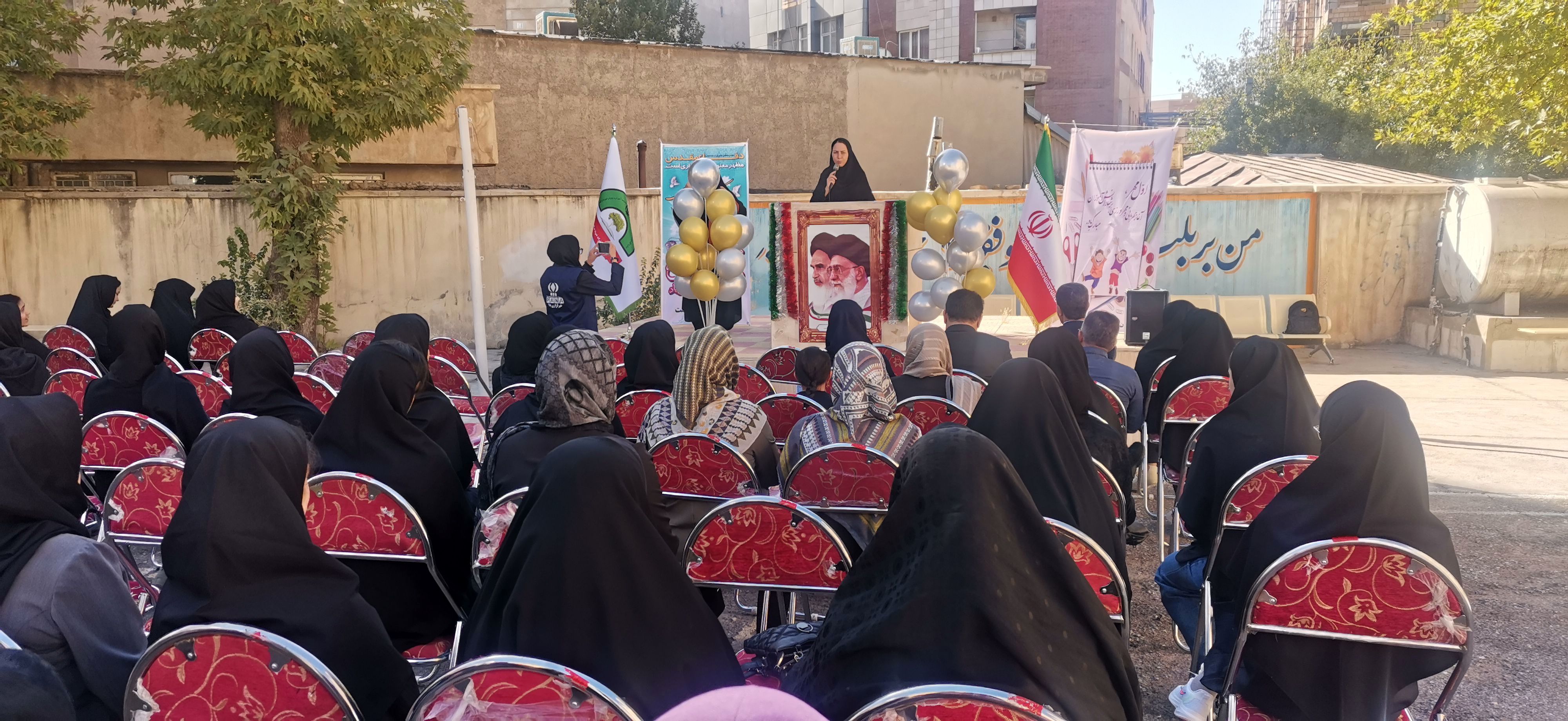 دانش‌آموزان دبیرستان نمونه فضیلت با شوروشوق به استقبال سال تحصیلی جدید رفتند