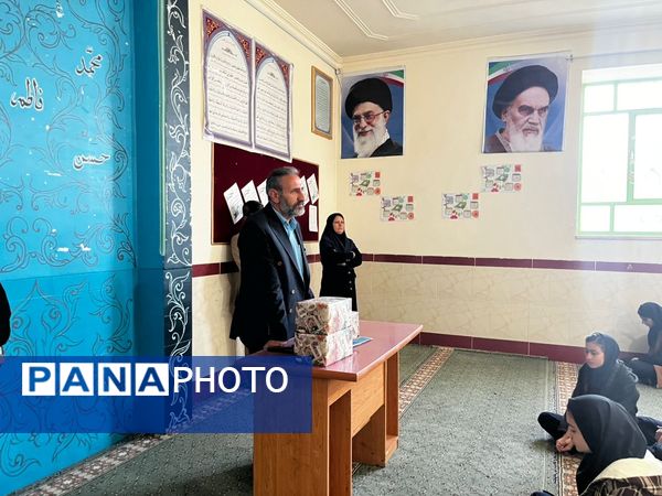 تجلیل از برگزیدگان مسابقات قرآنی 