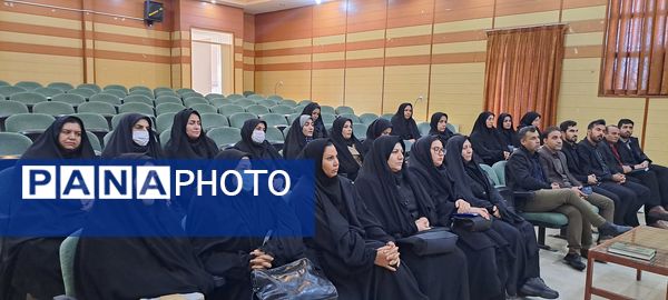 طرح فرهنگی آموزشی معلم زمینه ساز در منطقه زرین آباد 