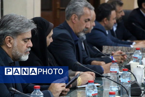 نشست رئیس سازمان فنی و حرفه ای کشور با فرمانداران استان یزد 