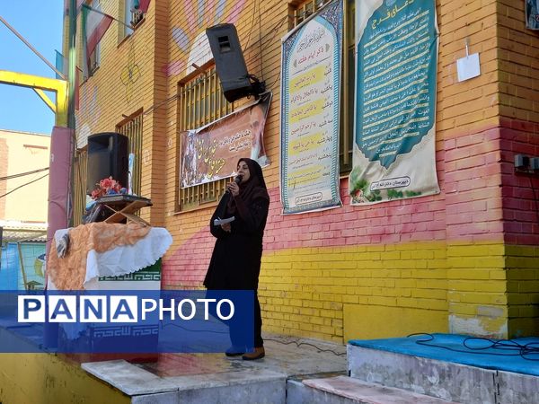 نواختن زنگ آغاز سال تحصیلی در دبیرستان سیزده آبان 