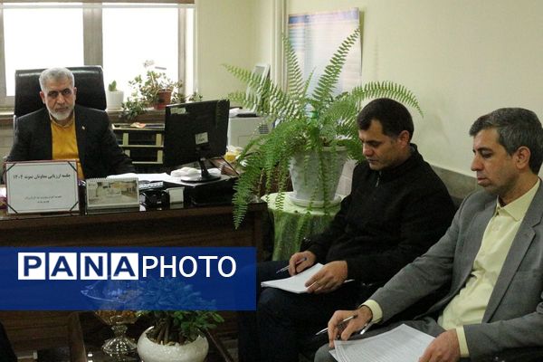 انتخاب مدیران و مربیان نمونه آموزش‌و‌پرورش فیروزکوه در میز مصاحبه تخصصی