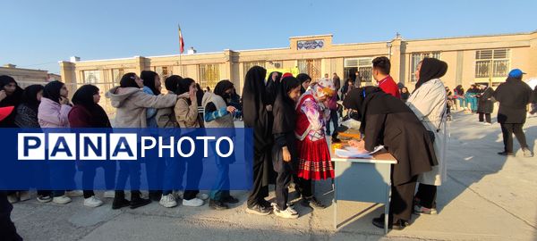برگزاری مسابقات دارت در مدرسه زنده یاد داورپناه خانلق