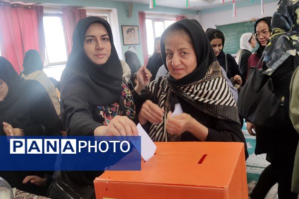 برگزاری انتخابات انجمن اولیا و مربیان در مدارس ناحیه دو شهرری 