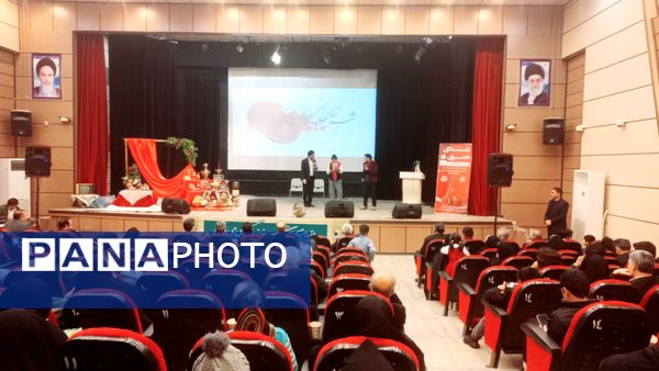 یلدای هنری با حضور هنرمندان در کانون ارشاد شهرستان خلیل آباد 