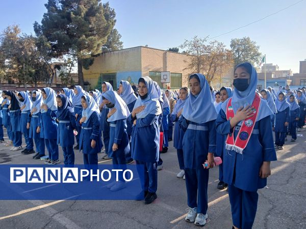 مراسم صبحگاهی در مدرسه دخترانه بنت الهدی صدر۲ 