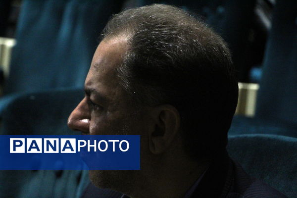 مراسم تقدیر از نخبه قرآنی دانشگاه فرهنگیان یزد 