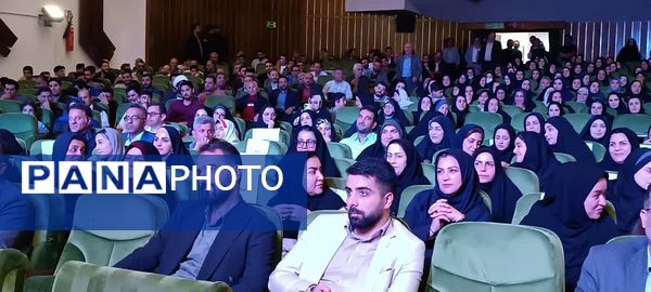 مراسم بزرگداشت مقام معلم و تجلیل از معلمان نمونه در محمودآباد