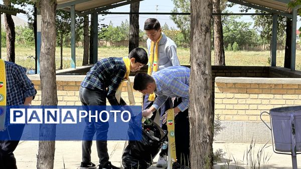پاکسازی طبیعت توسط دانش‌آموزان پیشتاز استان مرکزی در پیش اردوی ملی