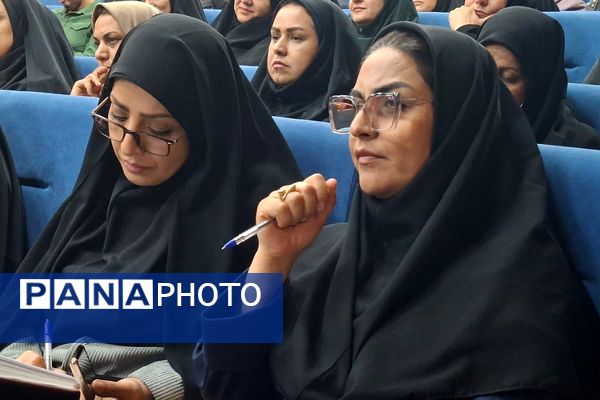 نشست فصلی مدیران شهرستان قرچک