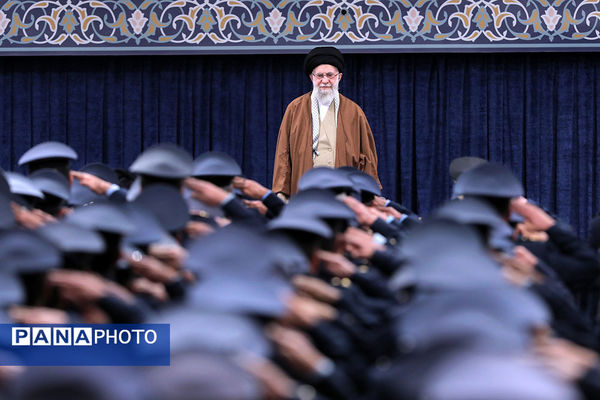 دیدار جمعی از فرماندهان نیروی هوایی و پدافند هوایی ارتش جمهوری اسلامی ایران با مقام معظم رهبری