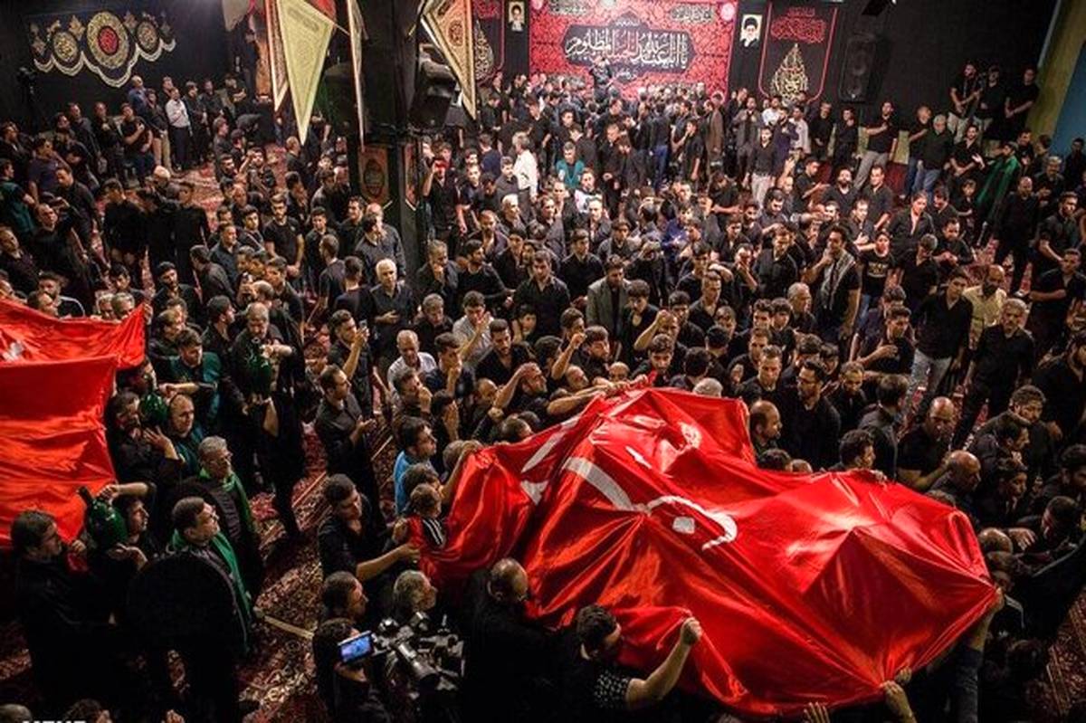آمادگی مسجد دانشگاه تهران برای عزاداری دهه دوم محرم