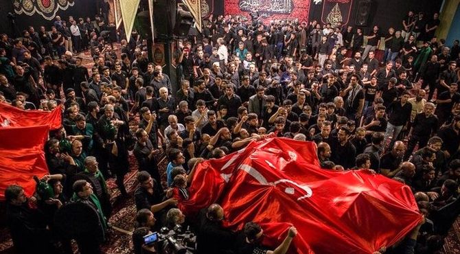 آمادگی مسجد دانشگاه تهران برای عزاداری دهه دوم محرم