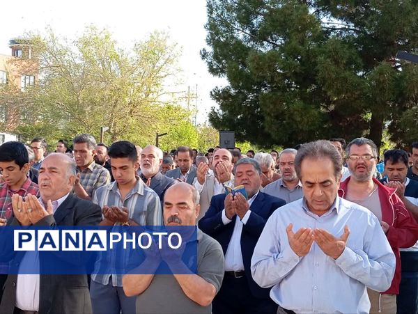 برپایی نماز عید سعید فطر در پارک شهدای کوچه بیوک