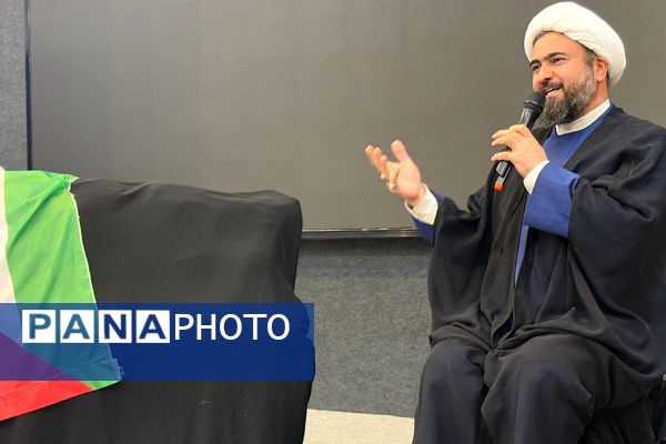 فریاد بی صدای شهادت حضرت زهرا(س) از سالن همایش اداره آموزش و پرورش شهرستان اسلامشهر به گوش رسید