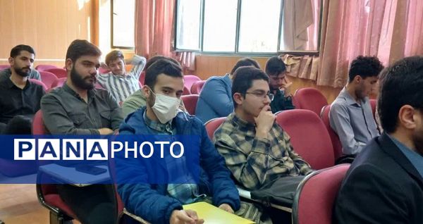 نشست علمی تحلیلی سالگرد عملیات طوفان الاقصی در دانشگاه آزاد کرج