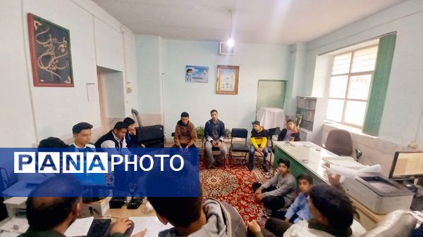 برگزاری جلسه فرمانده واحد‌های بسیج دانش‌آموزی در شهرستان خلیل‌آباد 