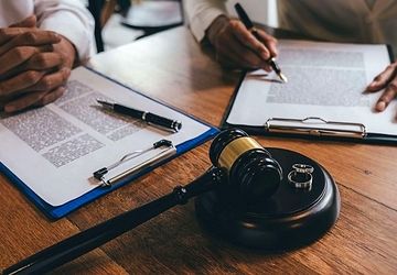 چگونه علیه یک شخص دادخواست تنظیم کنیم؟