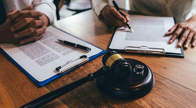 چگونه علیه یک شخص دادخواست تنظیم کنیم؟