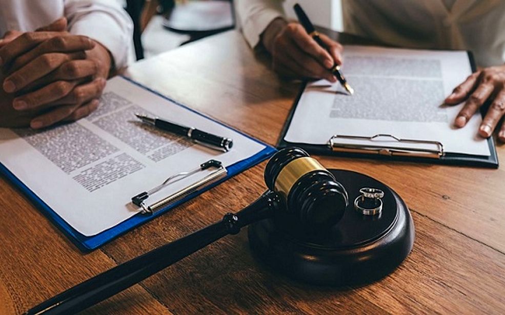 چگونه علیه یک شخص دادخواست تنظیم کنیم؟