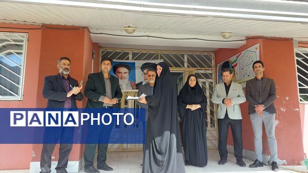 نواخته شدن زنگ سپاس معلم در دبیرستان زینبیه بلده