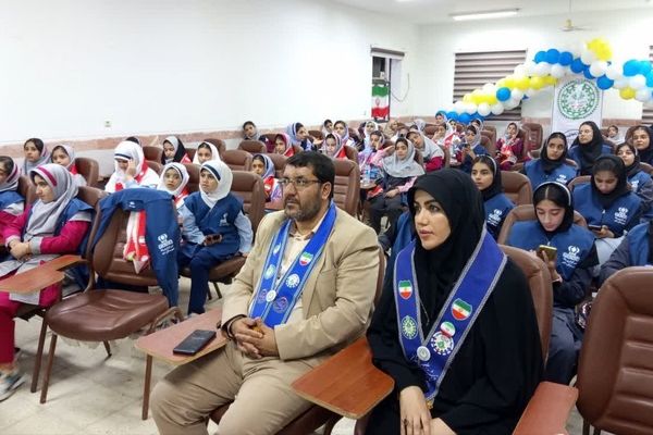 برگزاری کارگاه تخصصی خبرنویسی، عکاسی و طراحی پوستر ویژه دانش‌آموزان دختر در شهرستان جم