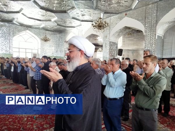 نماز جمعه کاشمر با حضور پرشور مردم برگزار شد
