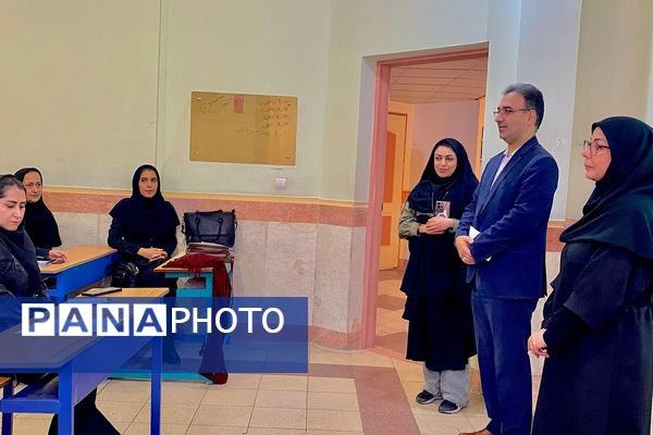 تمرکز بر ارتقای مهارت‌های مدیریتی و آموزشی در کارگاه‌های توانمندسازی ورامین