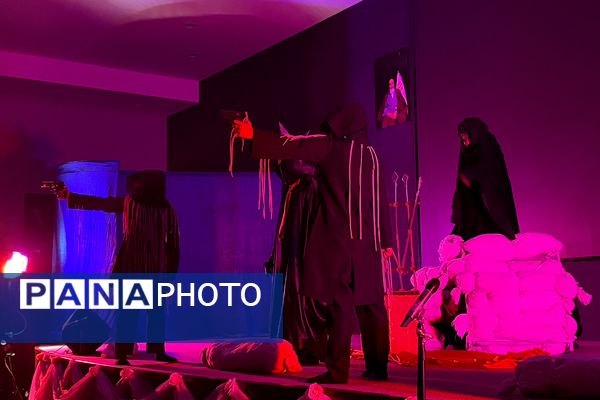 فریاد بی صدای شهادت حضرت زهرا(س) از سالن همایش اداره آموزش و پرورش شهرستان اسلامشهر به گوش رسید