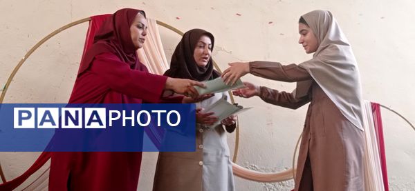 تجلیل از فرشتگان دانش