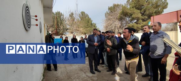 مسابقات دارت پدر و دختری به مناسبت روز پدر در دبیرستان شهید اسدالله شجاعی