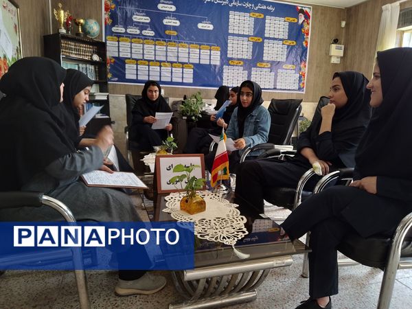 برگزاری اولین جلسه شورای دانش‌آموزی در دبیرستان دخترانه فاطمیه