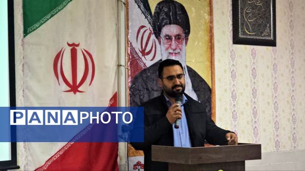 برگزاری مراسم بزرگداشت خانواده شهید تشکری در دبیرستان شاهد فردوس