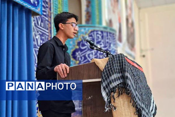 اجتماع بزرگ جوانان نقش آفرین و گام دوم انقلاب به‌مناسبت گرامیداشت هفته دفاع مقدس