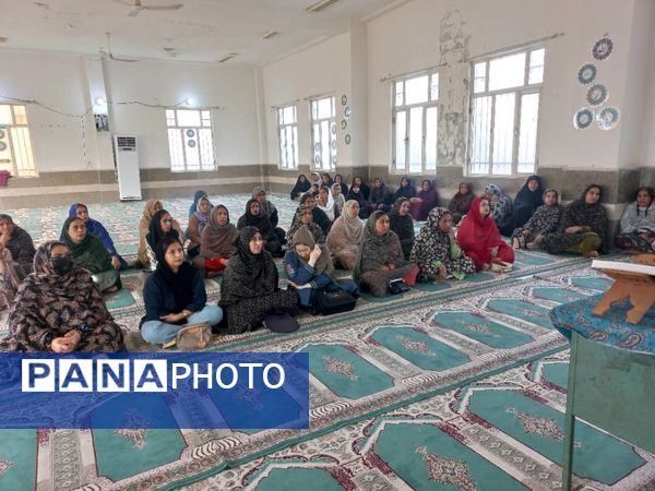 گفت‌وگوی کارشناس آسیب‌شناسی با والدین هنرستان زهرای مرضیه بندرعباس 