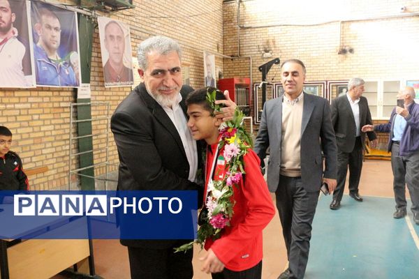 تجلیل از قهرمان مسابقات کشتی غرب آسیا