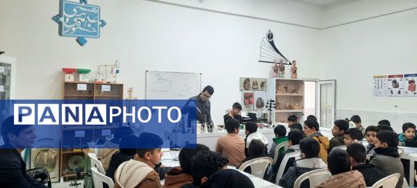 بازدید دانش آموزان دبستان پسرانه فضیلت از پژوهشسرای رازی 