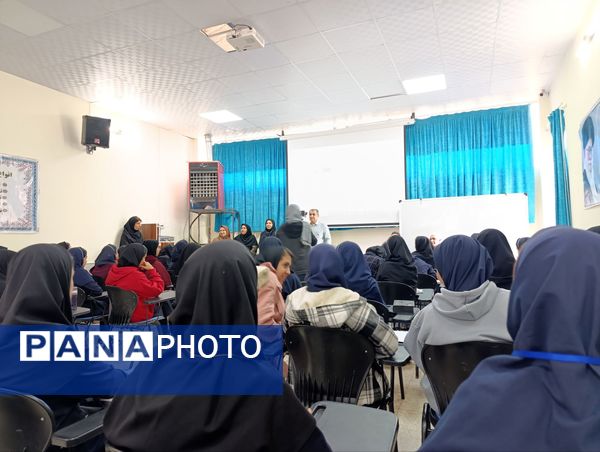 بیست و هشتمین گردهمایی کتاب گچ پژ در نیشابور 