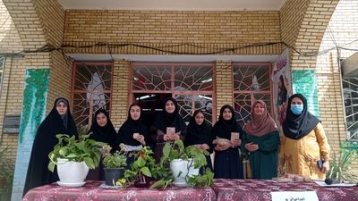 اهدای جوایز به برگزیدگان مسابقات قرآنی و ورزشی دبیرستان شهید بابایی