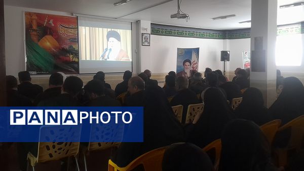 پخش سخنرانی رهبر  معظم انقلاب به صورت زنده در سازمان تبلیغات ورزنه