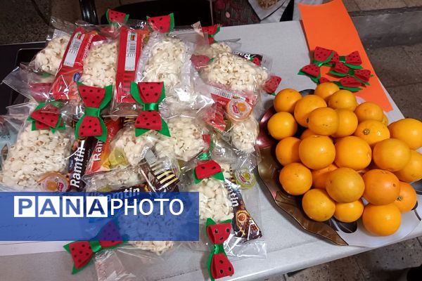 جشن سپیدپوشان مهربانی در مدرسه «بنت الهدی» شهرستان فیروزکوه به مناسبت روز پرستار و ولادت حضرت زینب(س)