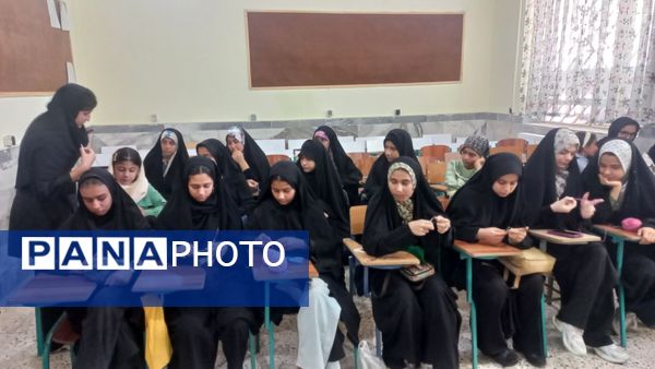 برگزاری هفته دوم دوره آموزشی فصل رویش در هنرستان ثمین
