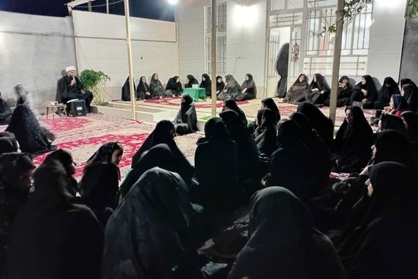 عزاداری بانوان روستای نقاب در ایام محرم