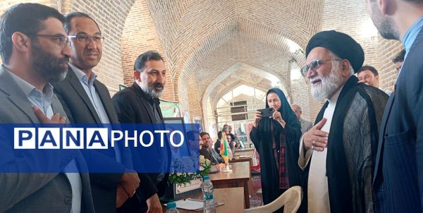 میز خدمت در نماز جمعه هفته چهارم آبان ماه در نیشابور