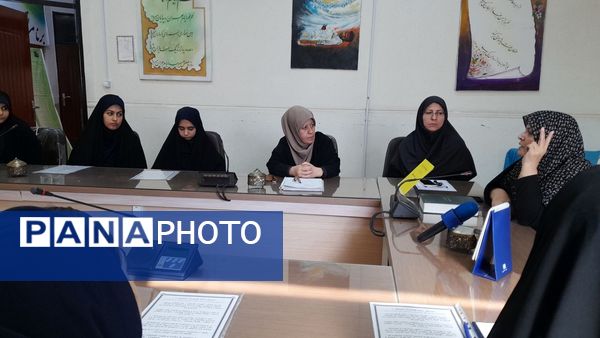 برگزاری اولین جلسه همیاران مشاور دبیرستان شاهد عصمت ناحیه۳ کرج در سال تحصیلی جدید